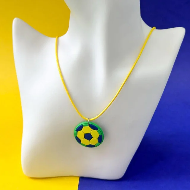 COLAR PINGENTE BOLA DE FUTEBOL BRASIL Atacado