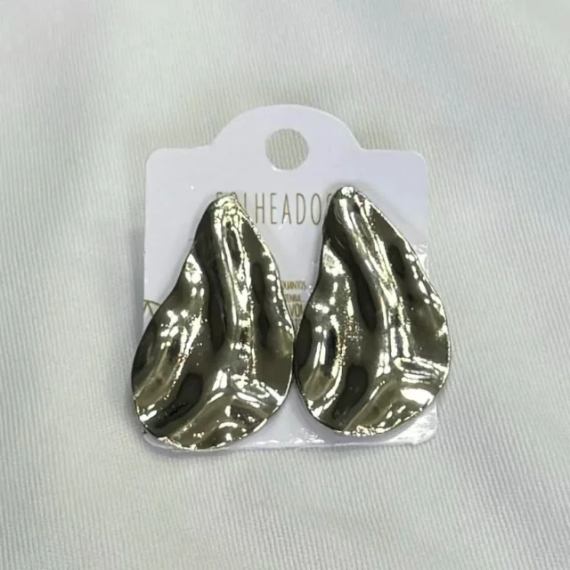 BRINCO FOLHEADO PRATA GOTA MARTELADA Atacado